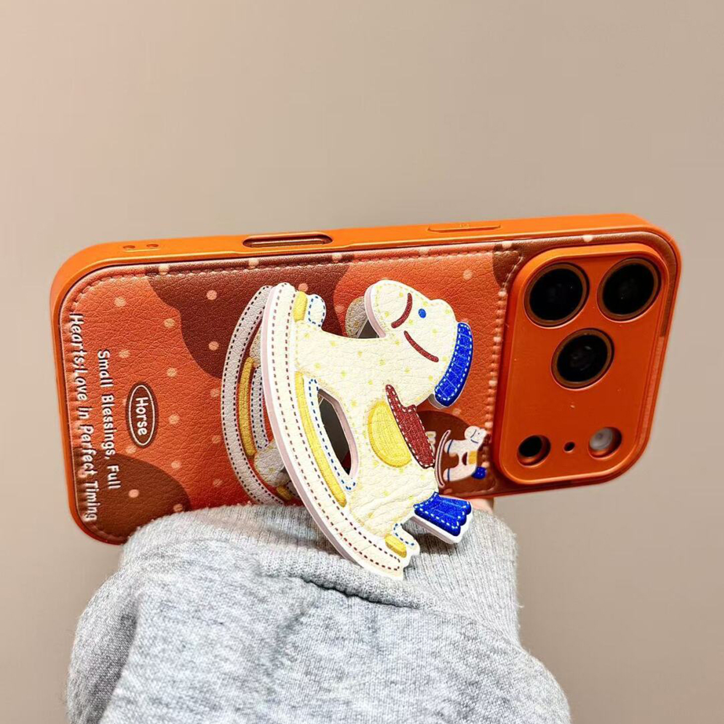 【每日新品】卡通橙底波点木马适用于iphone17promax手机壳苹果16保护套14折叠支架13新款15pro超火max手机套