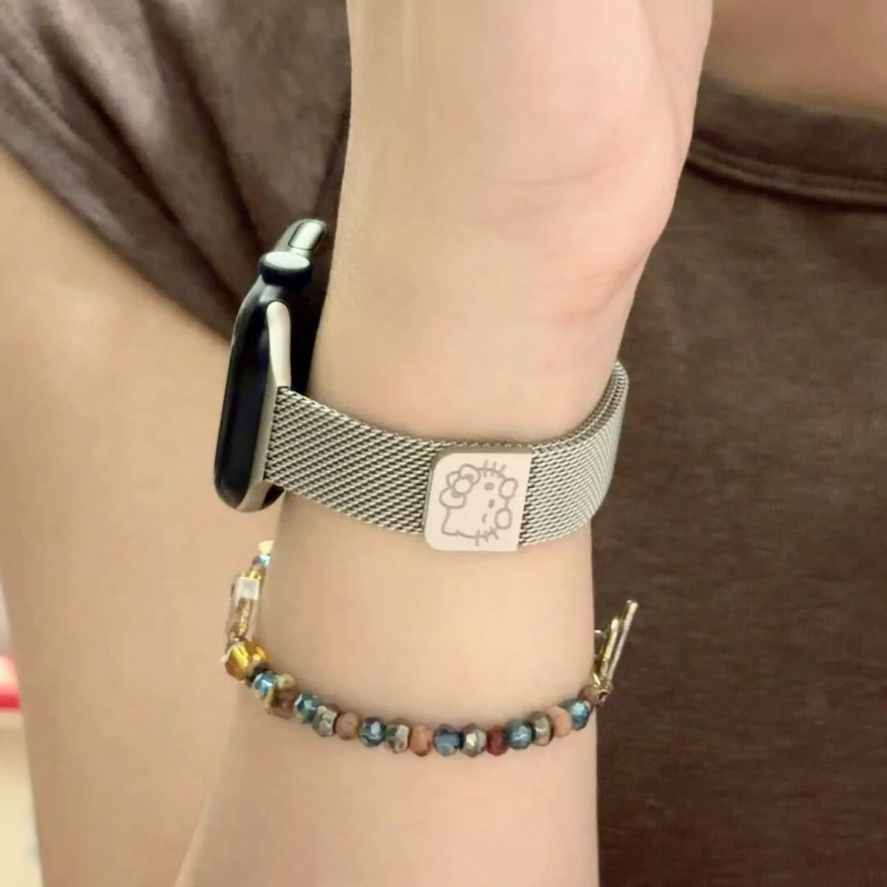 可爱hellokitty猫米兰金属磁吸适用苹果手表iwatch10表带applewatch9新款手表带8女款S7夏日S6高级感S5运动SE