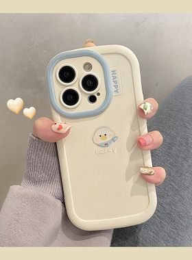 ins风可爱围巾鸭子适用苹果15promax手机壳iphone16pro情侣14磨砂13防摔12保护套max新款x11xs/xr/xsmax7p16