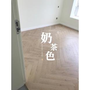 12mm艺术人字拼灰色黄橡木纹原木色奶油风环保锁扣强化复合木地板