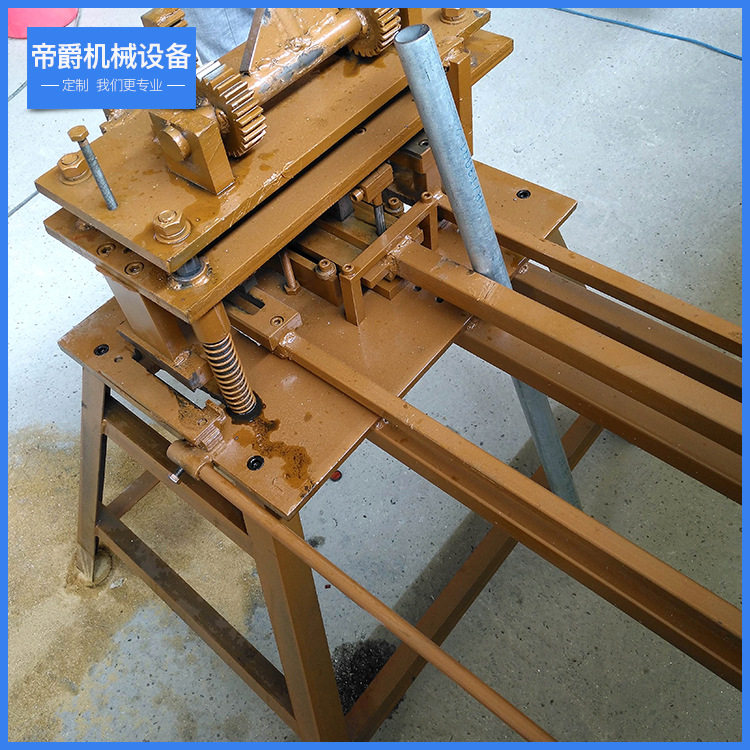 门窗设备 断桥铝门窗冲床 铝合金冲压模具 艺术门窗冲孔模具