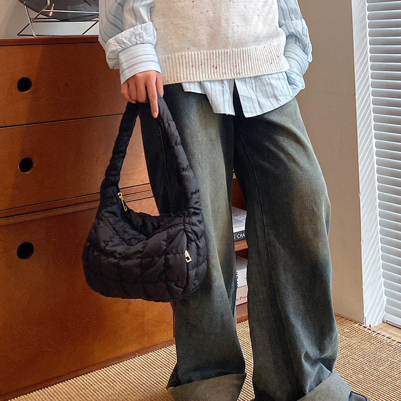 小众新款女云朵包mini羽绒单肩包秋冬绗缝百搭通勤包洋气小方包,箱包皮具/热销女包/男包,通用款女包,淘宝优惠券,粉丝福利购,淘宝优惠卷