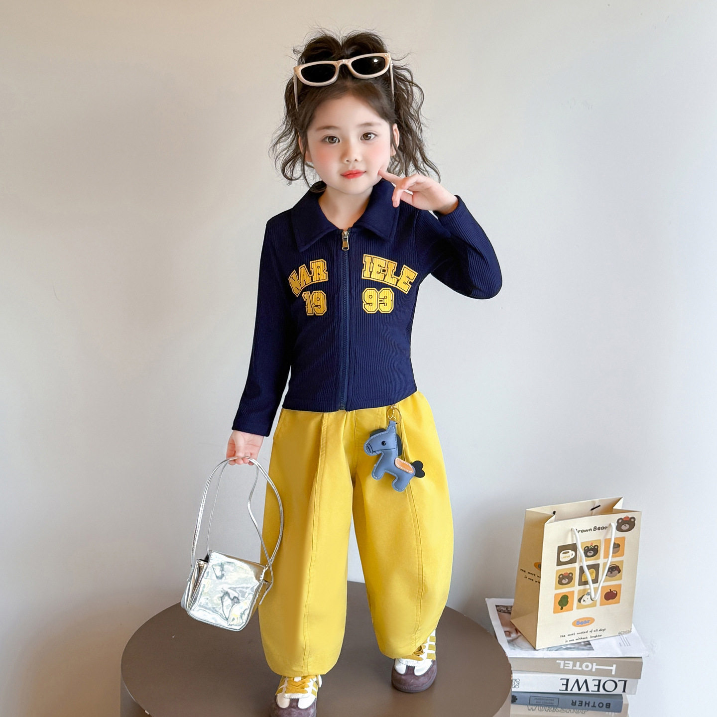 女童套装春秋款2026新款儿童字母休闲卡通女宝拉链开衫卫衣两件套
