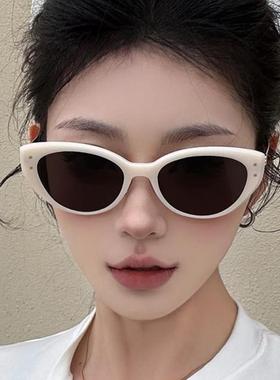 覆古猫眼白色太阳眼镜女款显脸小2025新款高级感韩潮抗UV太阳眼镜