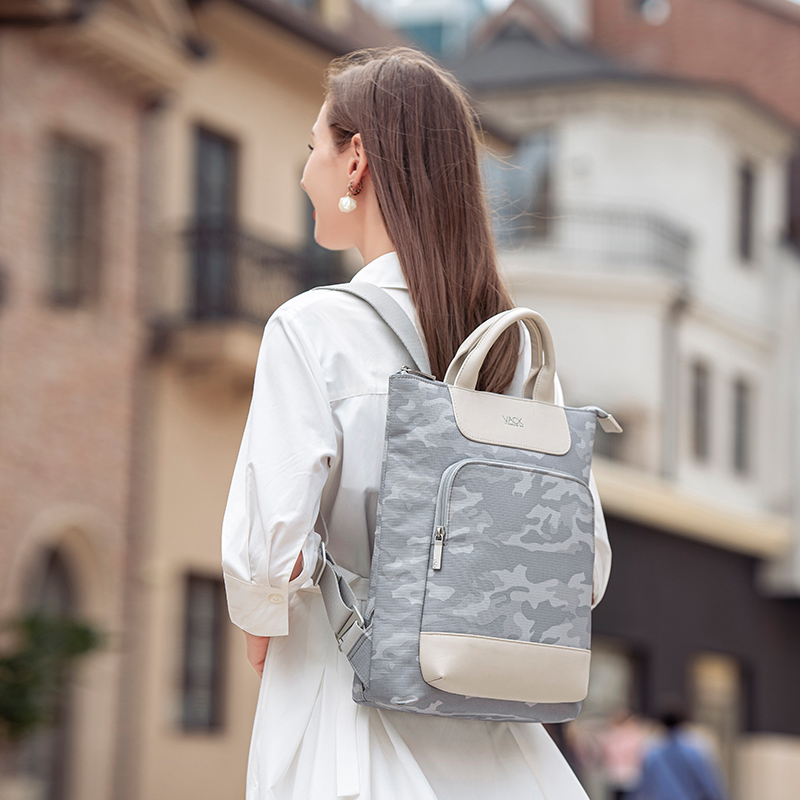 VACK2023轻薄迷彩女双肩背包小巧时尚大学生书包可隐藏肩带电脑包