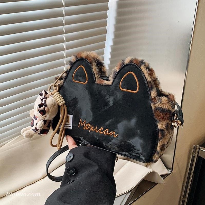 复古磨砂小众包包女2025新款秋冬季撞色百搭斜挎包时尚超火单肩包