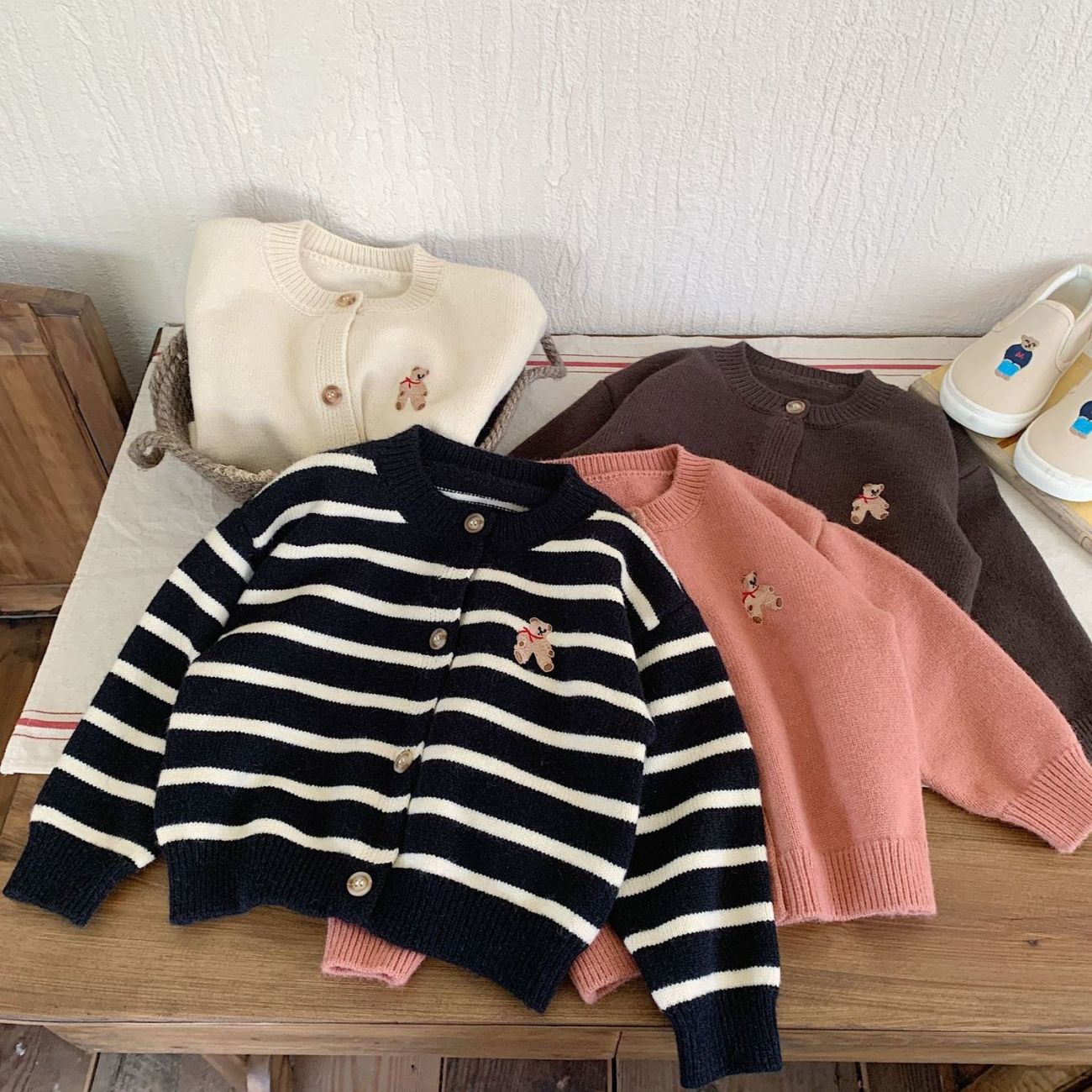 男女童刺绣毛衣外穿宝宝
