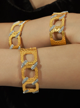 宫廷风优雅小众镂空拼接饰品几何