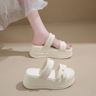 厚底松糕拖鞋女2025夏季百搭外穿新款时尚休闲增高软底沙滩一字拖