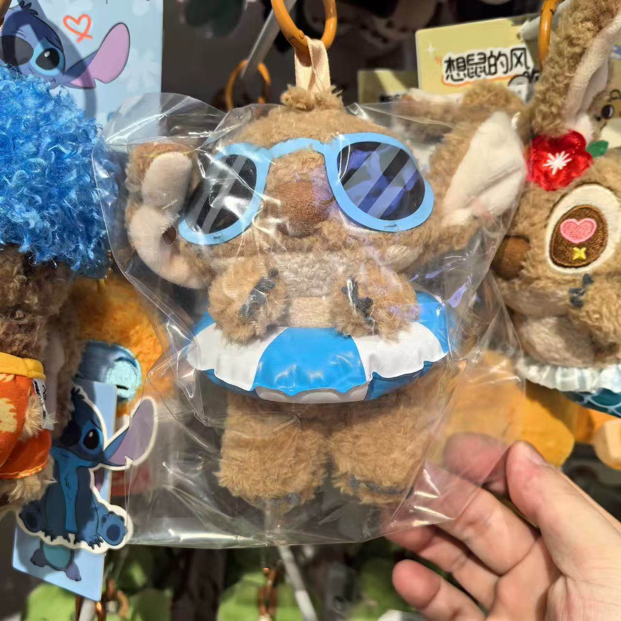 名创优品miniso迪士尼史迪奇系列棕皮毛绒挂件（泳圈）可爱网红