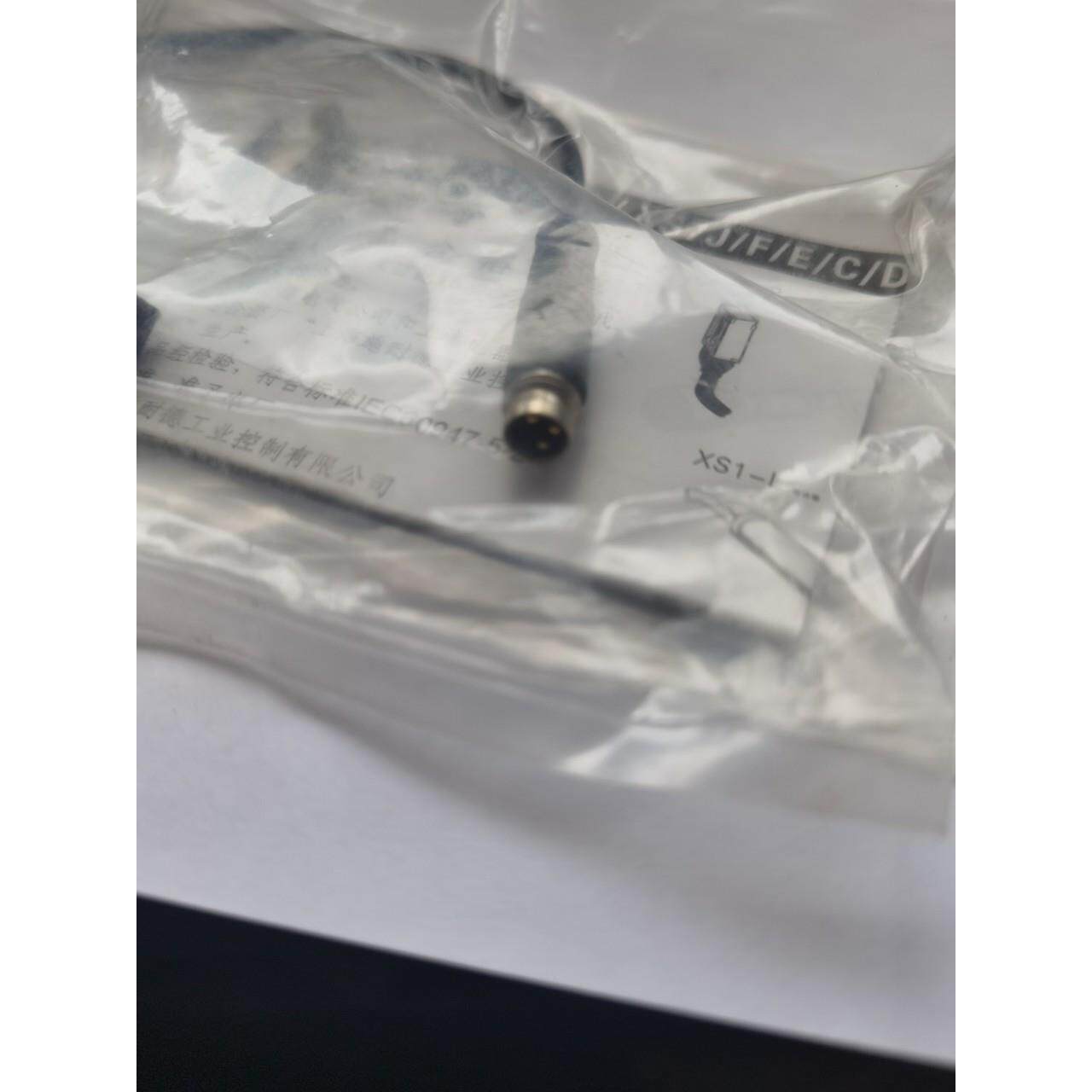 接近开关 XS7J1A1DAL01M8C