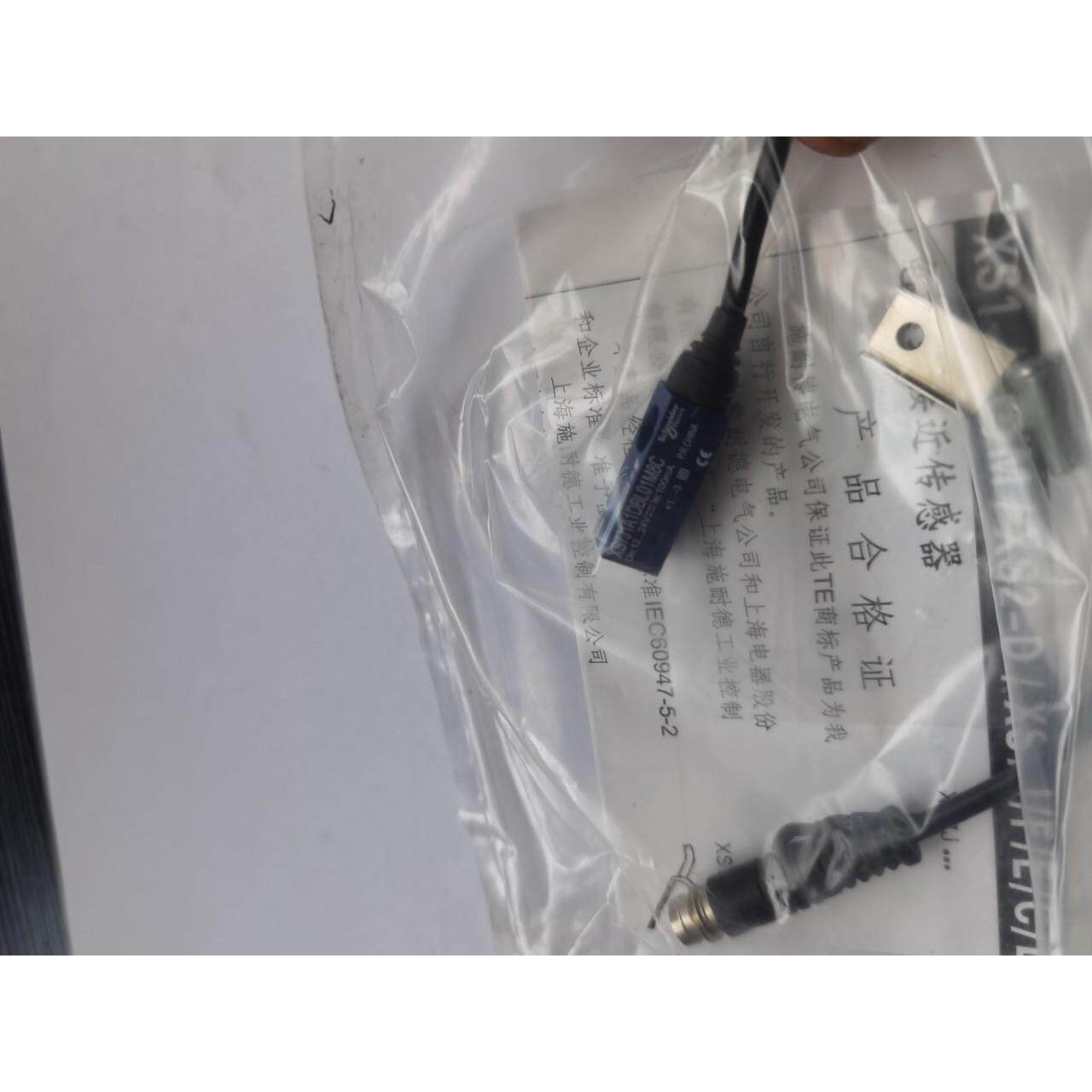 接近开关 XS7J1A1DBL01M8C