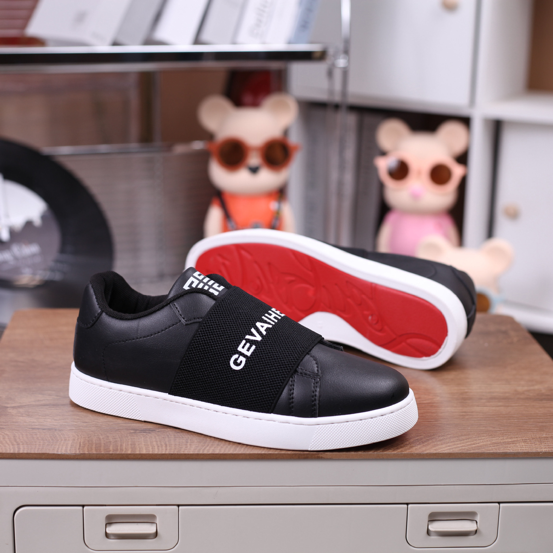 休闲运动爆款男士红底潮鞋2025秋季新款休闲鞋平底鞋子男鞋时尚百