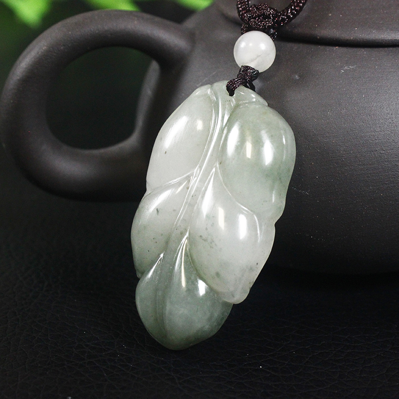 正品桂林鸡血玉贵妃料叶子吊坠挂件天然玉石冰种飘花A货带证书