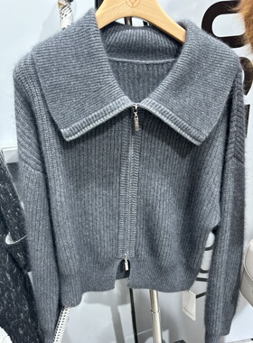 ROSEALYSSA若诗莉莎女2025冬季新翻领毛衣拉链开衫R5107-1302 799