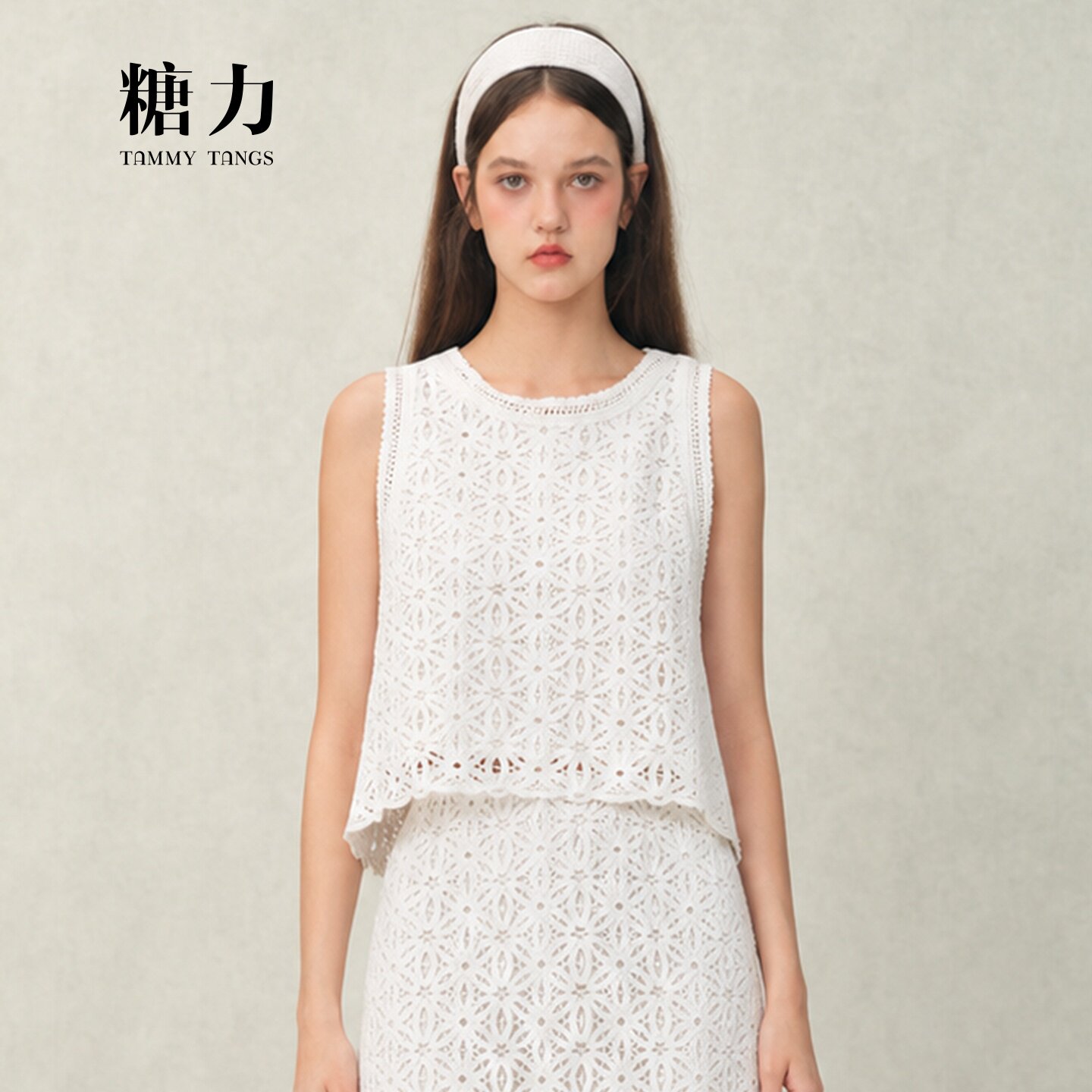 【好物特惠】糖力  白色精致浮雕钩花蕾丝无袖背心上衣女短款
