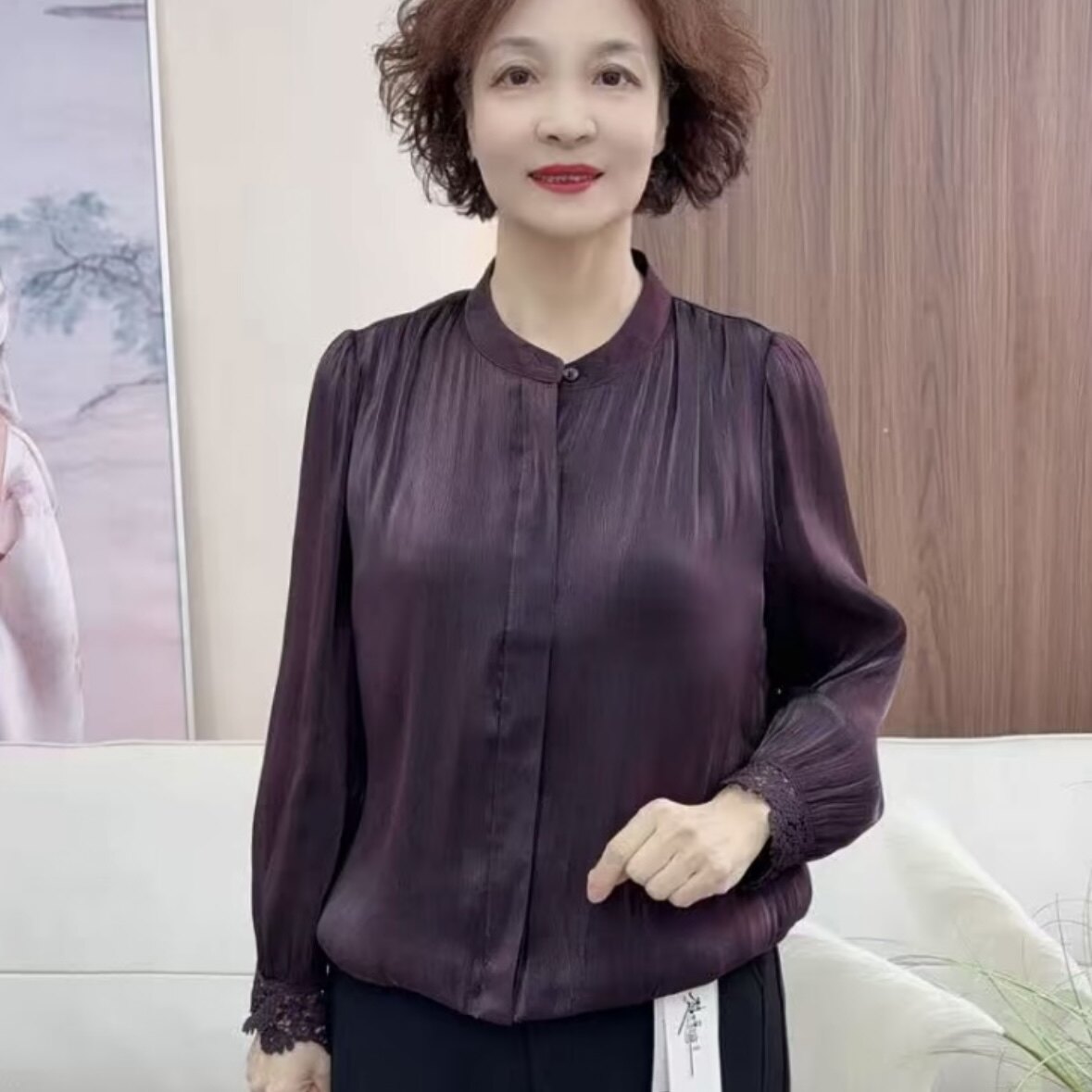 2026春秋高档圆领缎面丝光拼接蕾丝袖口垂感衬衫百搭开衫时尚小衫