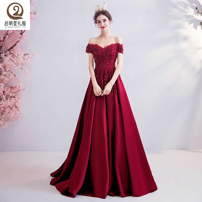 大码敬酒服新娘2024新款修身显瘦结婚红色礼服大气缎面高端一字肩