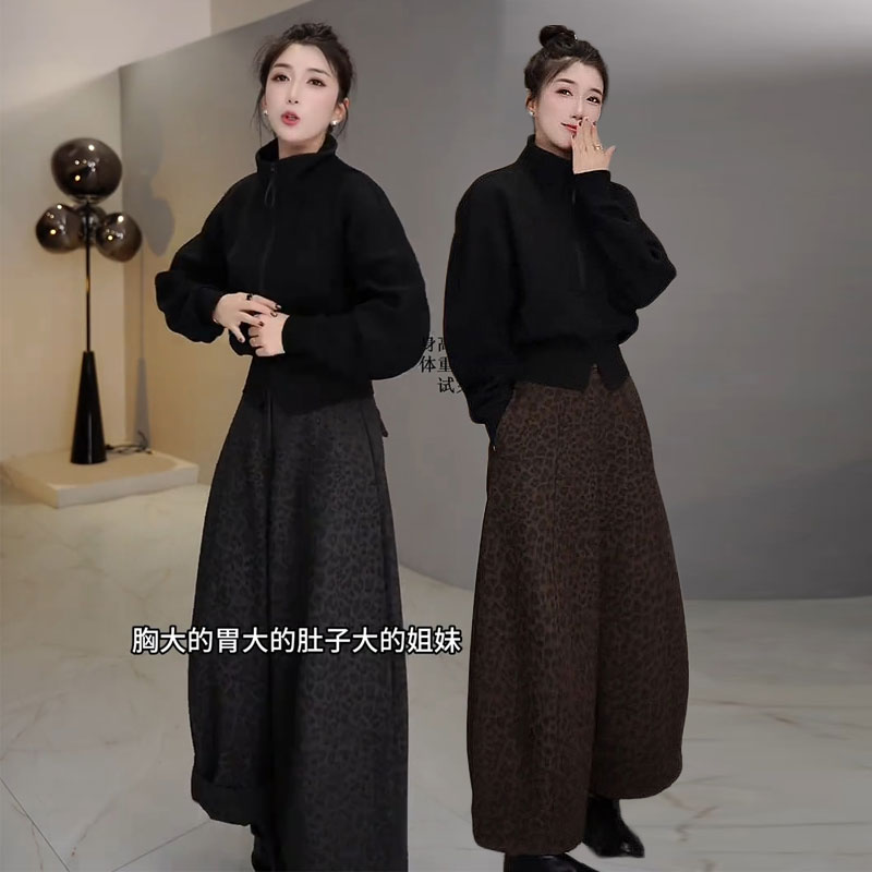 半拉链上衣+加绒豹纹九分裤