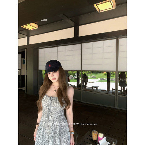 黑白碎花收腰纯欲吊带连衣裙