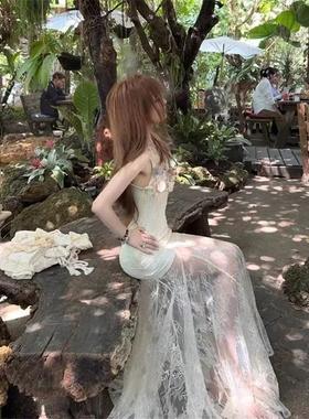 重工立体花朵网纱吊带连衣裙女夏季纯欲气质收腰蕾丝拼接鱼尾长裙