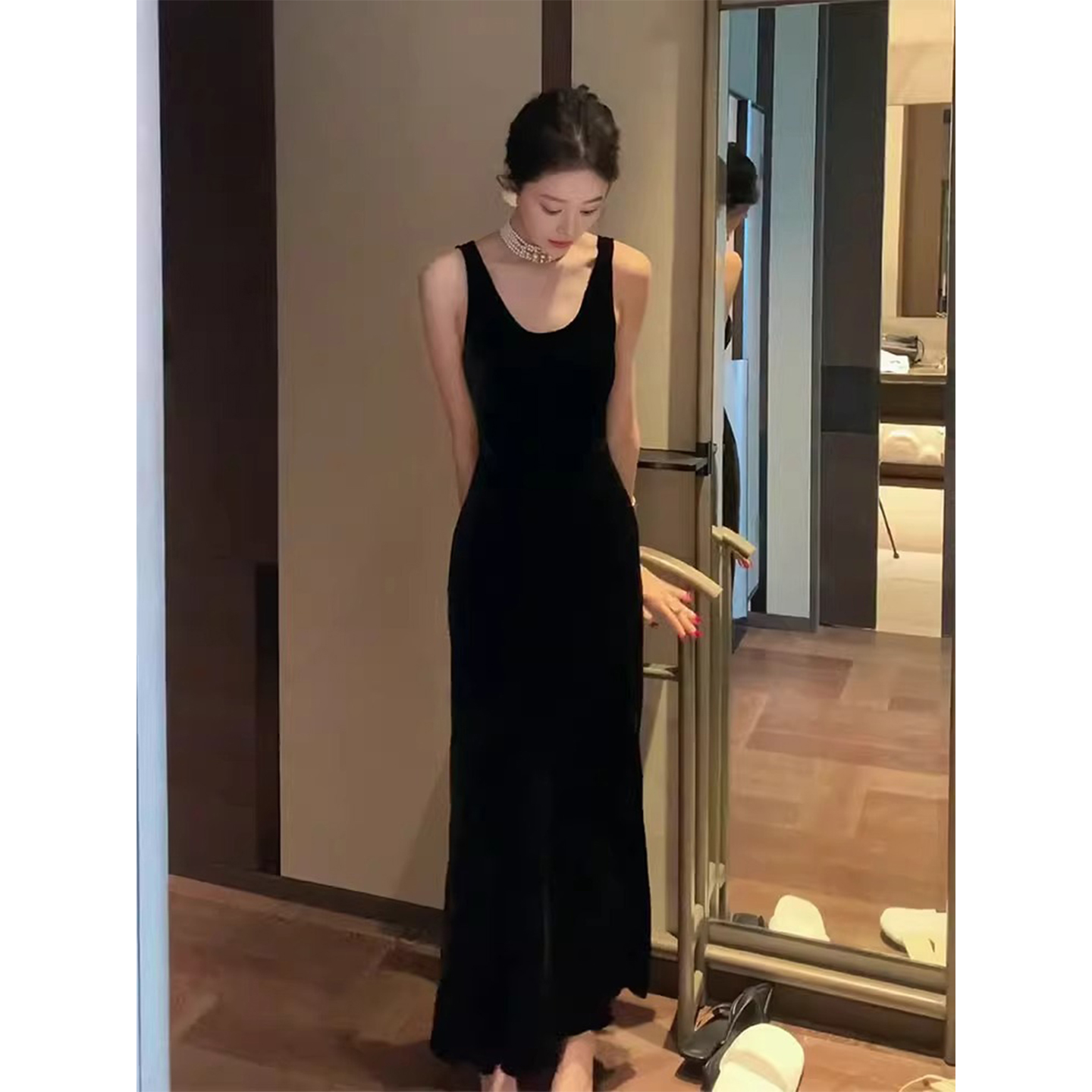 胖mm气质黑色丝绒性感露背连衣裙