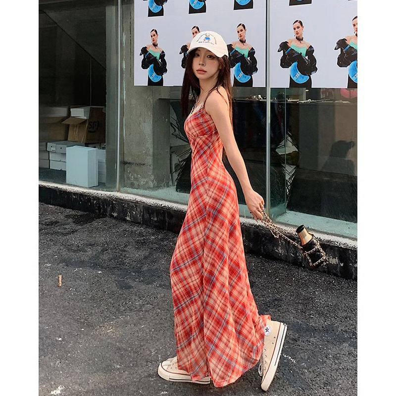 大码女装法式复古格纹吊带连衣裙女夏季新款气质蕾丝拼接度假长裙