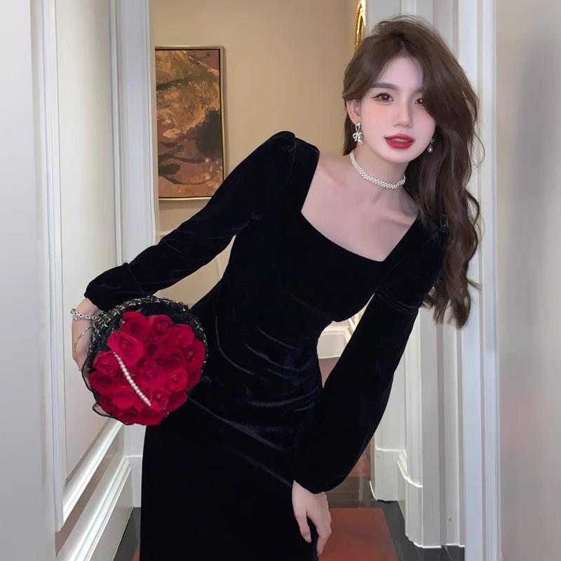 赫本风丝绒连衣裙法式复古收腰