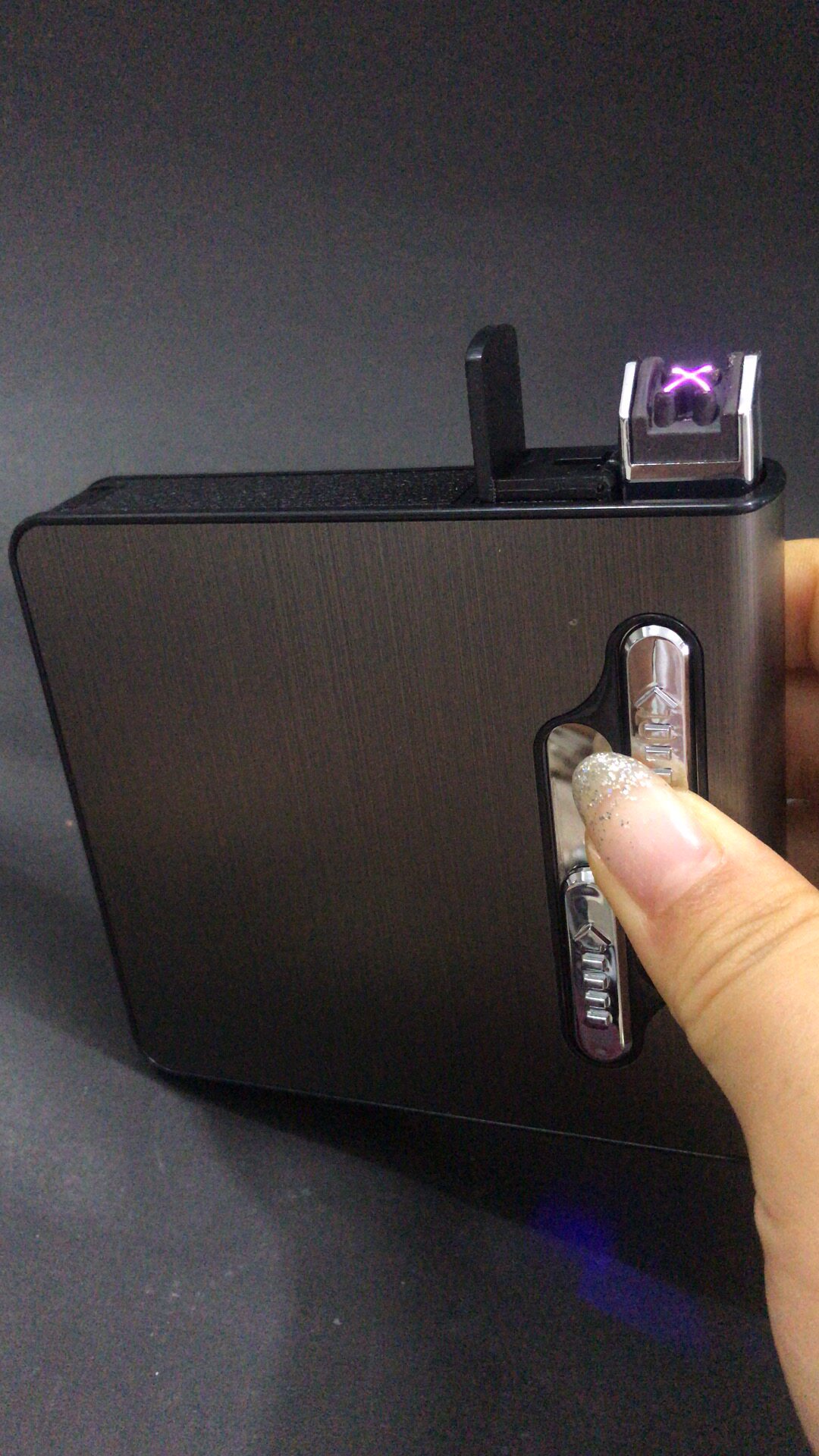 New Combo Twenty charge lighter Cigarette case man pulse electric arc Cigarette casein the  ZIPPO/Swiss Army Knife/Glasses , Smoking , Cigarette case  category - from Buy2taobao.com to provide professional Taobao agent buy service