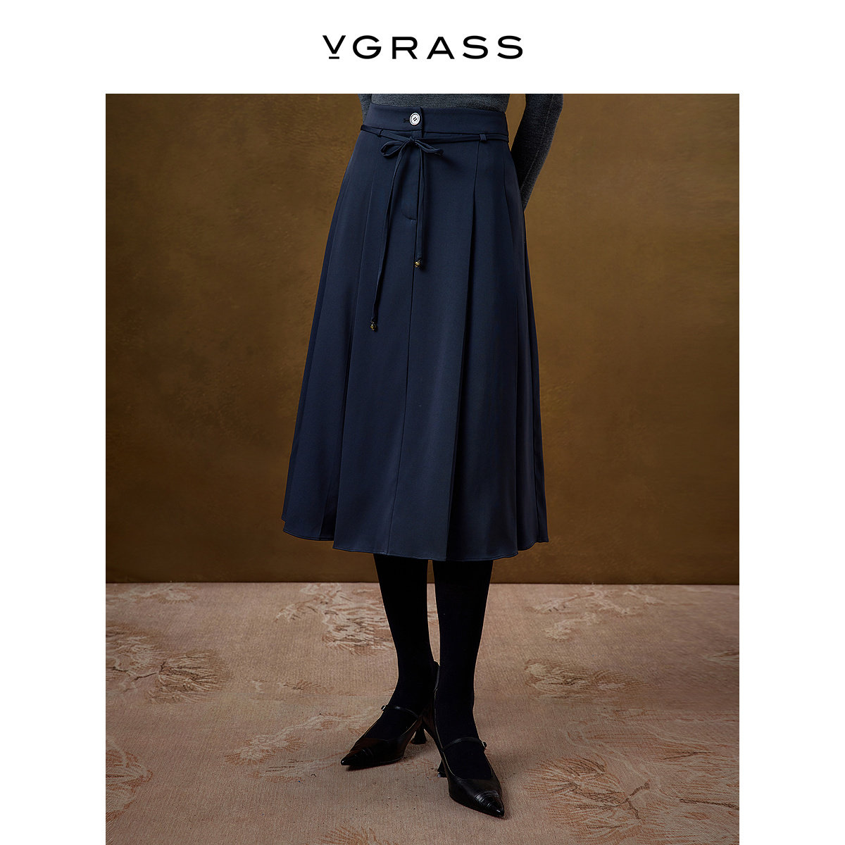 VGRASS定纺醋酯混纺立体褶半裙