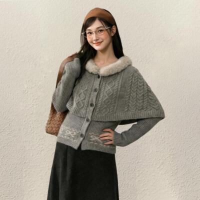 灰色斗篷毛领连帽毛衣外