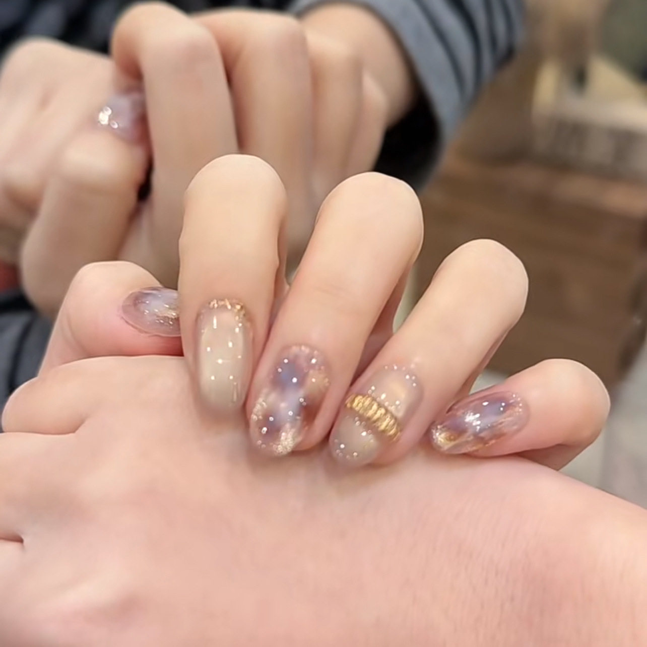 【金镶玉影】蜜桃玉髓晕染金饰线条温柔风粉糯玛瑙清透感手工美甲,彩妆/香水/美妆工具,穿戴甲/甲片,淘宝优惠券,粉丝福利购,淘宝优惠卷