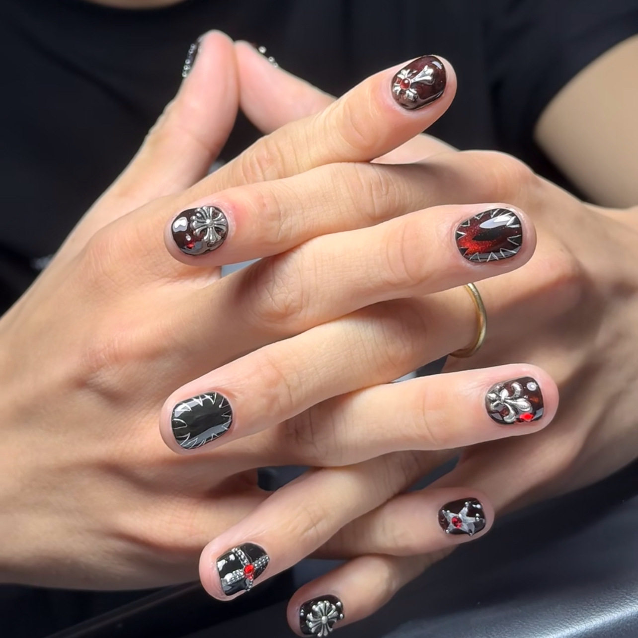 【暗焰克罗】酒红暗黑十字恶魔之眼金属饰朋克超酷短款手工穿戴甲,彩妆/香水/美妆工具,穿戴甲/甲片,淘宝优惠券,粉丝福利购,淘宝优惠卷