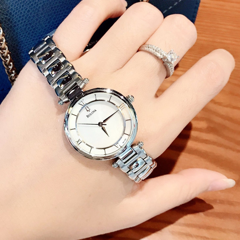 正品BULOVA宝路华珍珠贝母复古罗马数字银色小表盘女手表96L185