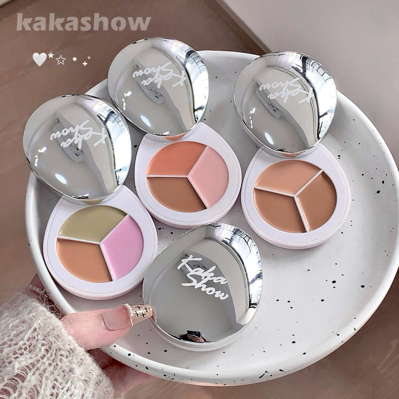 kakashow三色修容遮瑕膏自然滋润