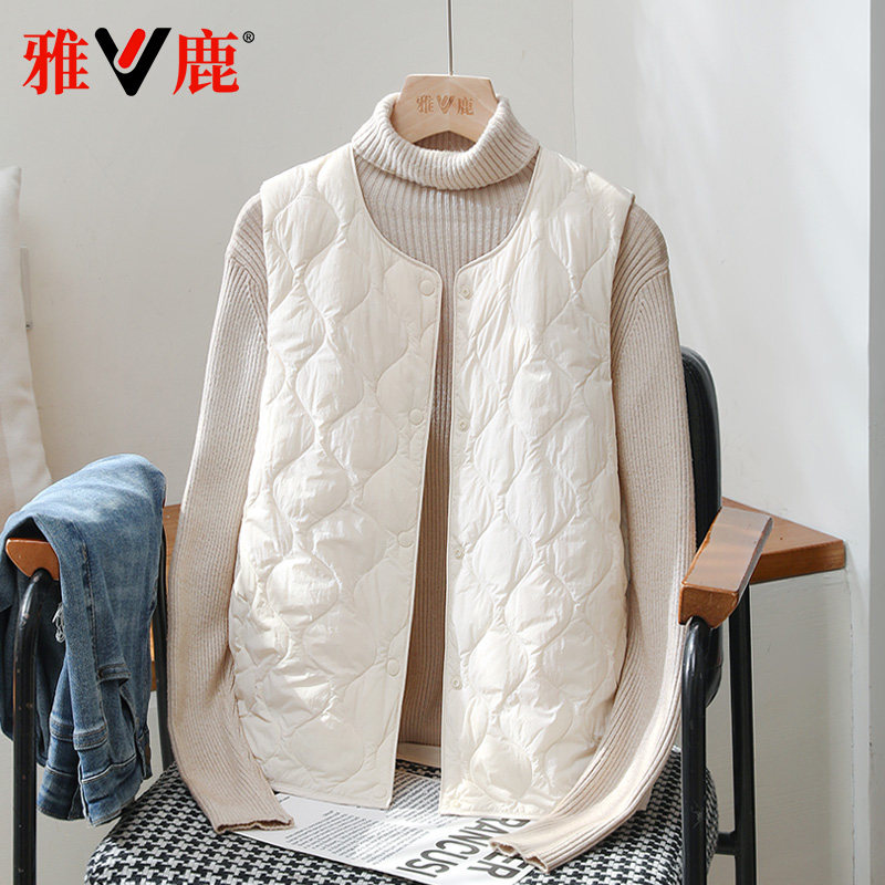 雅鹿轻薄款圆领短款羽绒服