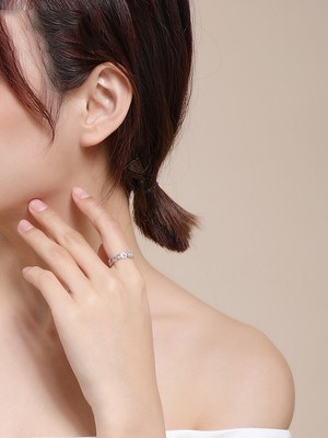 小众网红设计水晶戒指女时尚采用个性食指指环洛世奇爱心施华元素