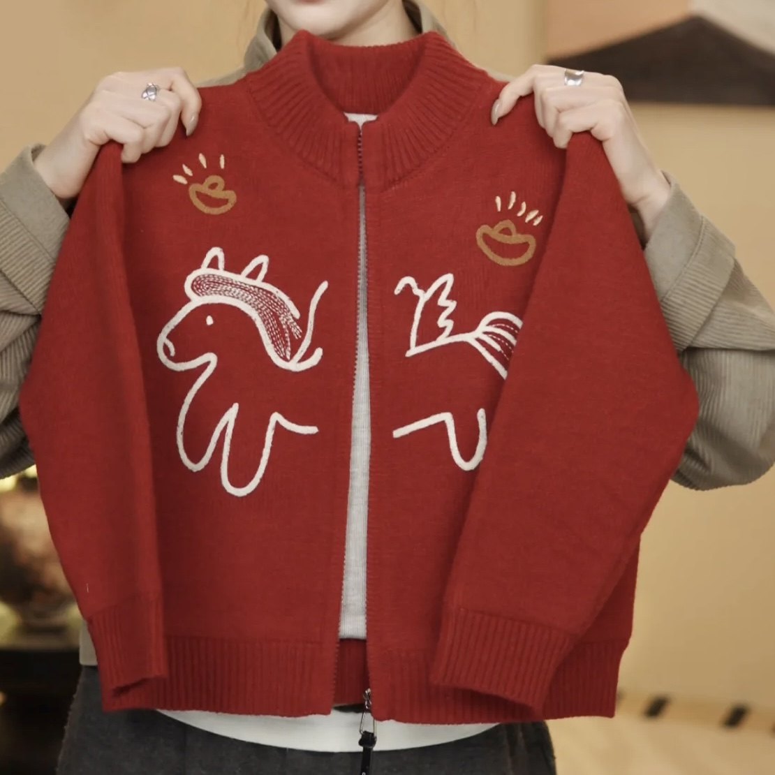 女男童冬季毛衣2026新款儿童加绒针织开衫喜庆过年服红色新年上衣