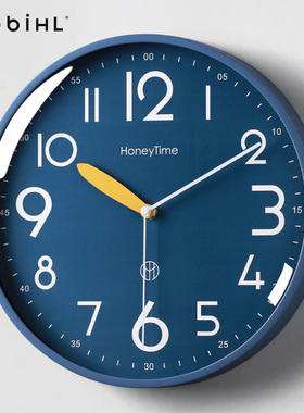 挂钟客厅家用简约时钟挂墙卧室静音挂表2026新款石英钟表轻奢蓝色