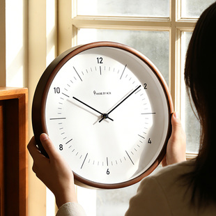 超静音免打孔挂钟实木家用客厅2026新款 时钟表 卧室挂表石英挂墙式