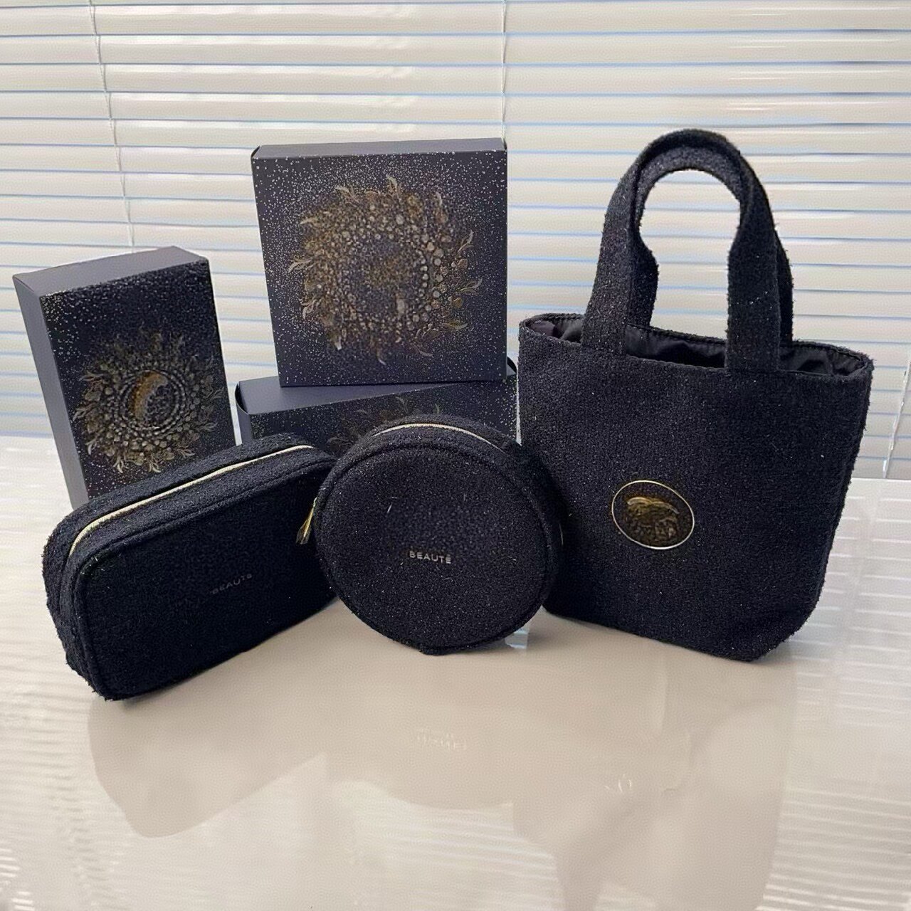 Christmas perfume, wool cosmetic bag, storage bag, business trip travel bag, carry-on bag, bento bag, phone chain
