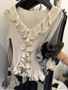 2025新款早秋韩系设计感V领针织衫简约纯色木耳边修身喇叭袖上衣