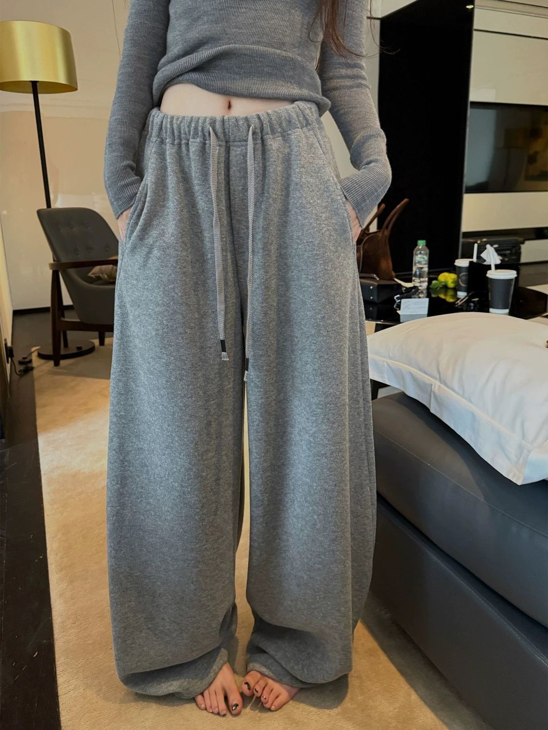 2025新款垂感加绒芝士奶盖松弛慵懒直筒阔腿裤休闲秋冬软糯裤
