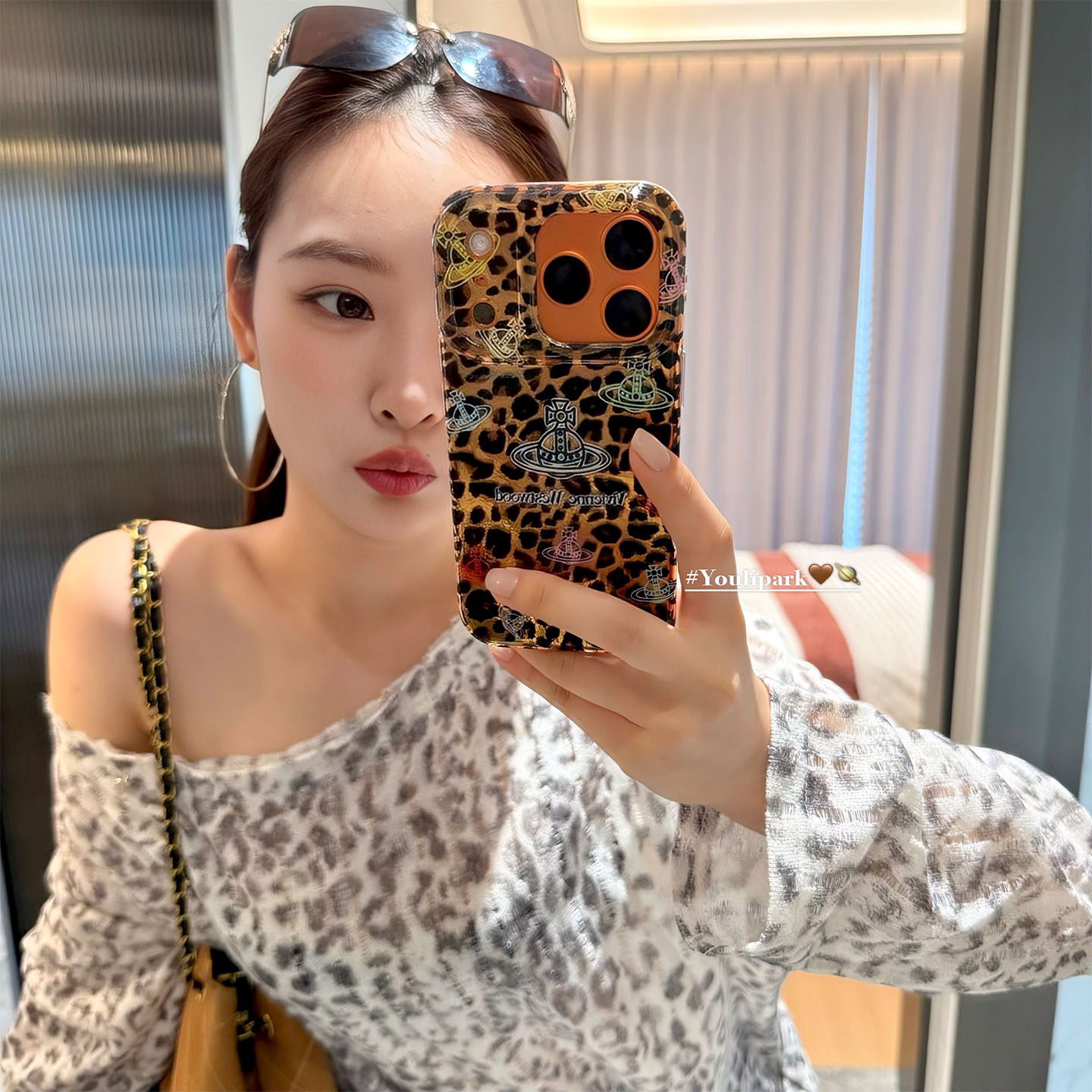 时髦豹纹立体闪钻星球苹果手机壳