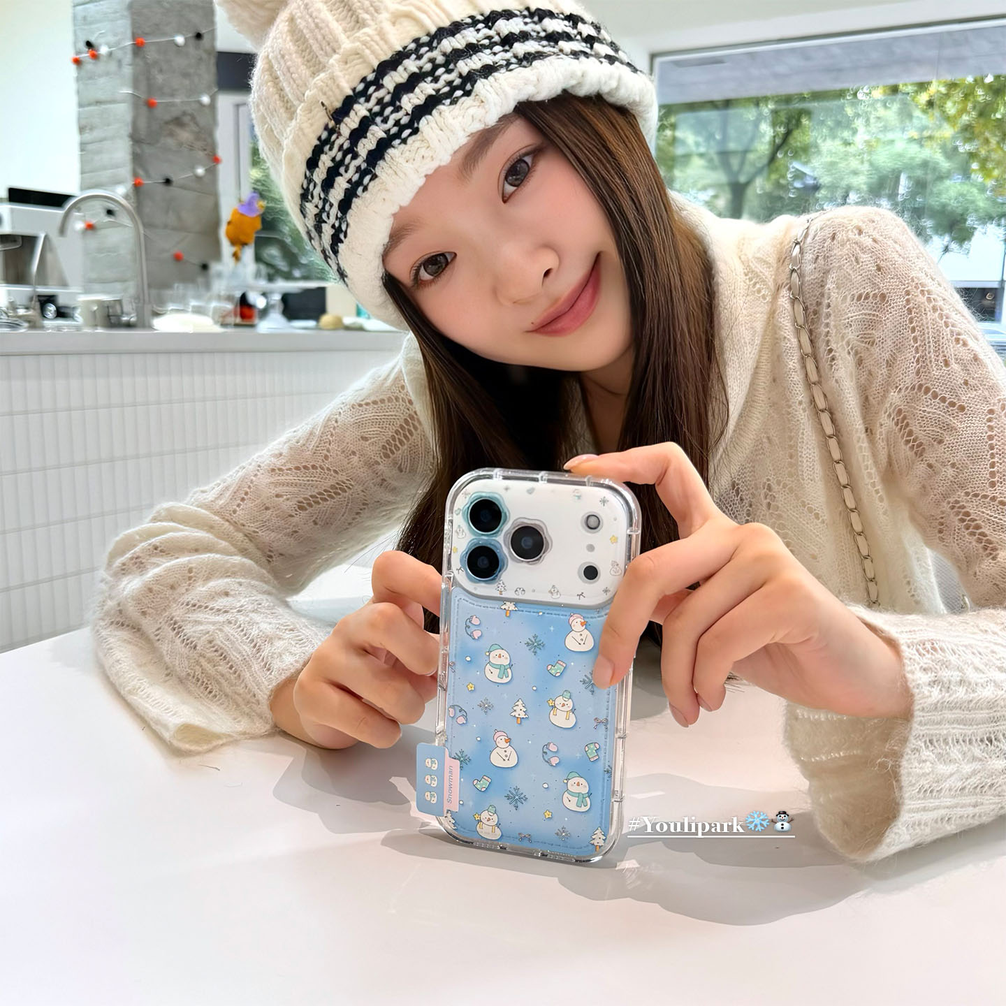 氛围感蓝色晕染雪人苹果手机壳女