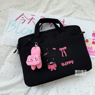 高颜值粉色猫咪卡通贴布斜跨笔记本电脑包女16英寸小众设计大容量游戏本收纳包14寸适用联想拯救者y9000p