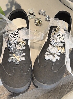 新款高级感砂糖小熊鞋带扣超闪碎钻蝴蝶结银灰奶牛爱心鞋花芭蕾风