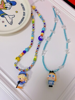 爆款水晶亚克力串珠可爱泡泡玛特爱丽丝哭娃泡泡萌粒短款项链颈链