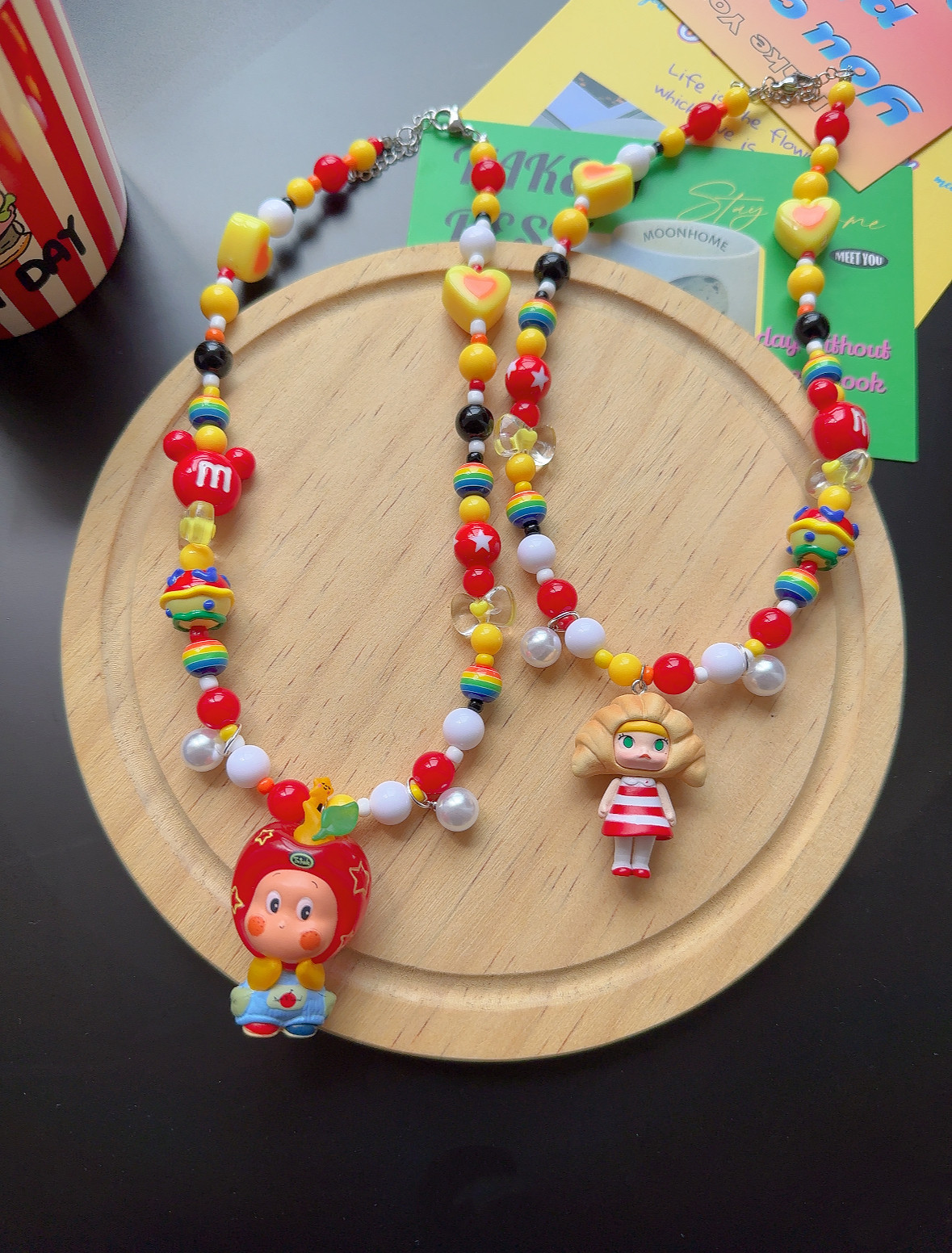 原创卡通可爱牛角包泡泡玛特苹果星星人多巴胺彩色串珠项链配饰品
