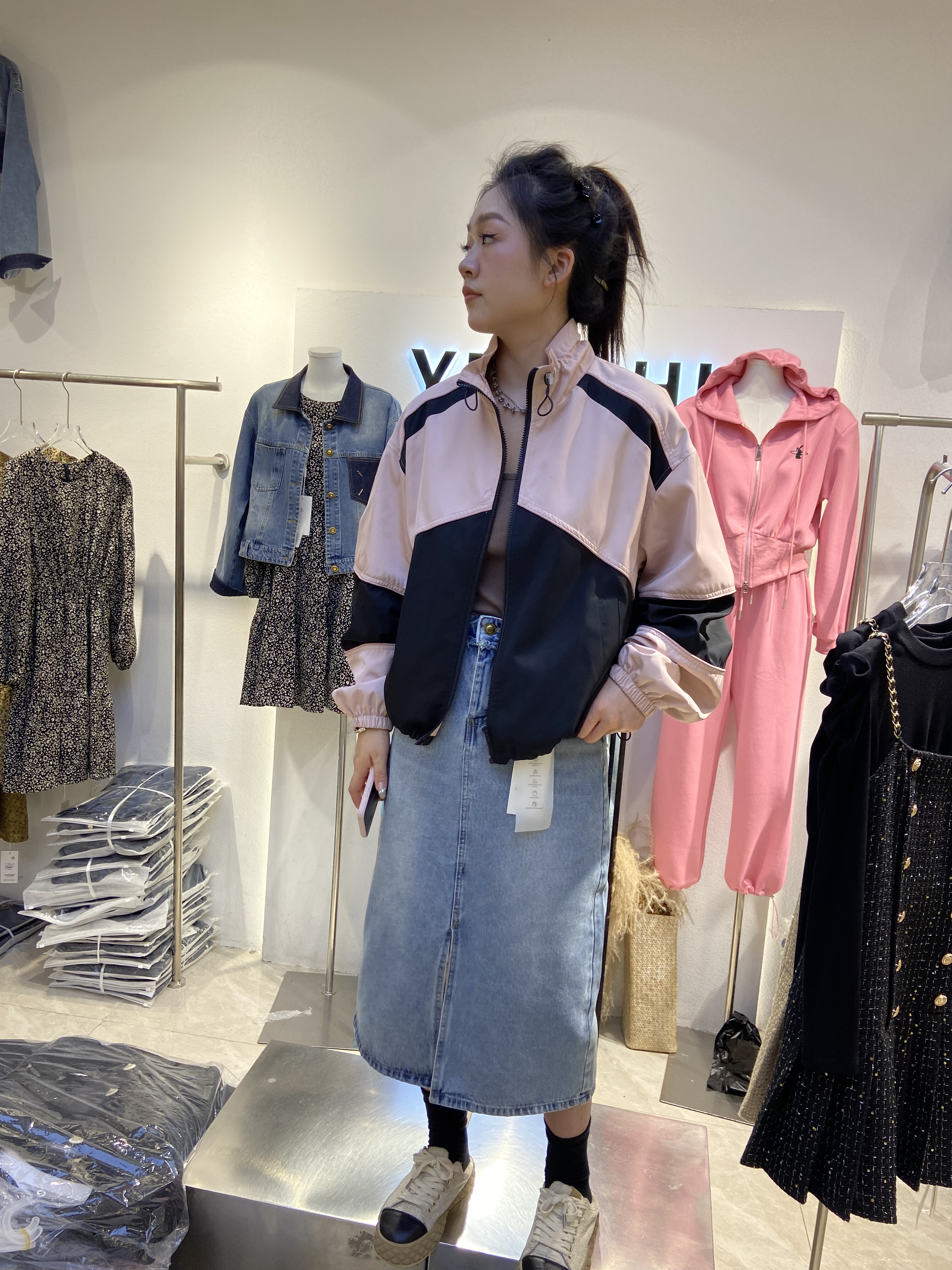 2026年春新款韩版宽松拼色冲锋衣外套女短款休闲百搭棒球服夹克衫